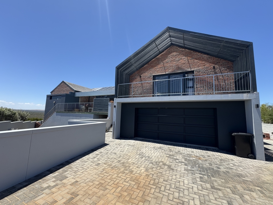 5 Bedroom Property for Sale in Pearl Bay Western Cape
